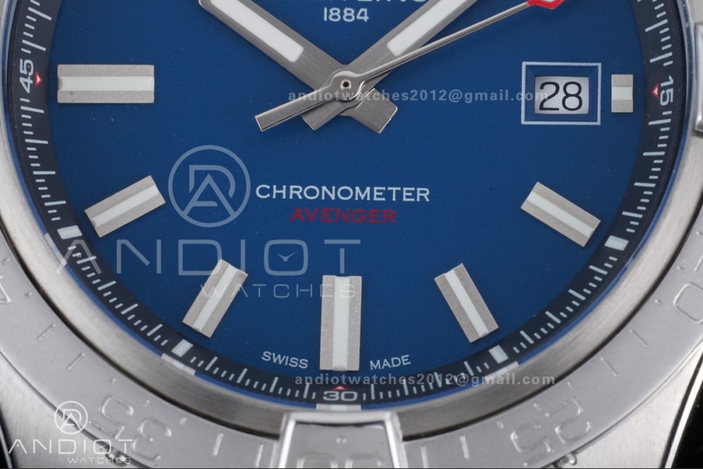 Avenger Chronometer 42mm SS BLSF 1:1 Best Version Blue Dial On SS Bracelet A2824 — photo 4