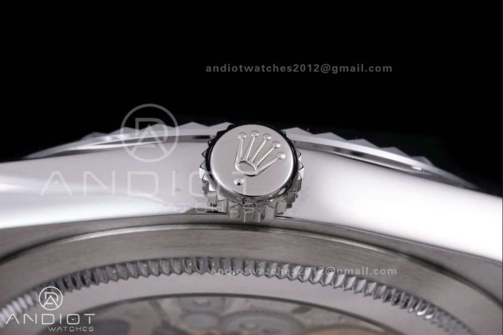 Land Dweller 127336 SS ESF Ice Blue Dial On SS Bracelet A7135 — photo 15