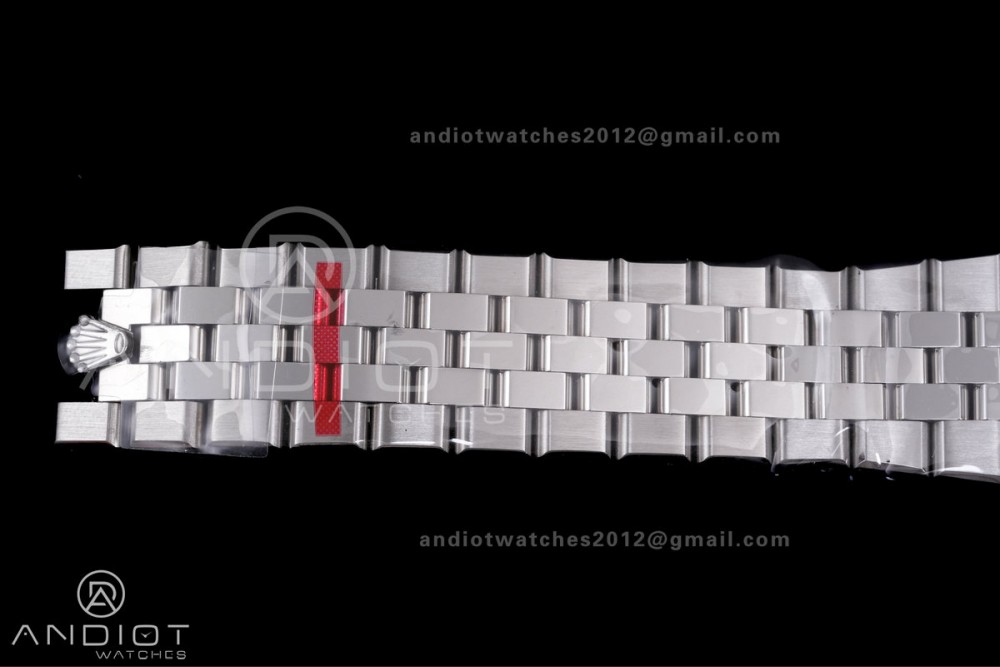 Land Dweller 127336 SS ESF Ice Blue Dial On SS Bracelet A7135 — photo 16