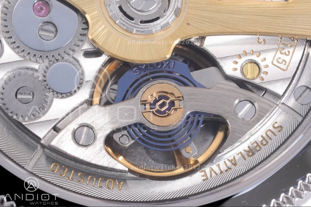 Land Dweller 127336 SS ESF Ice Blue Dial On SS Bracelet A7135 — photo 8