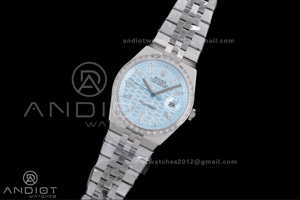Land Dweller 127336 SS ESF Ice Blue Dial On SS Bracelet A7135 — photo 2