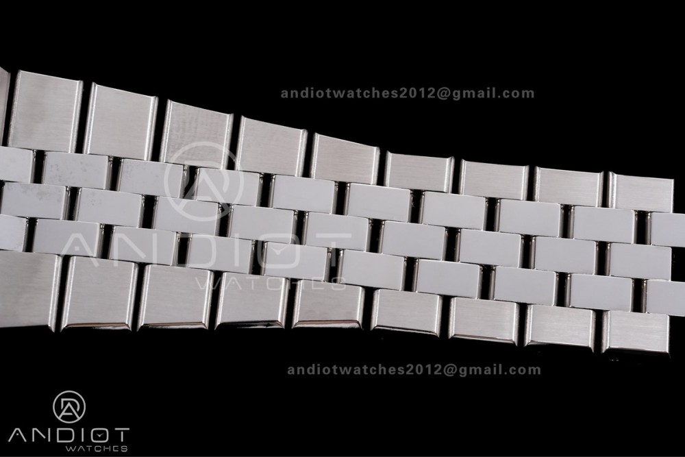 Land Dweller 127336 SS ESF Ice Blue Dial On SS Bracelet A7135 — photo 21