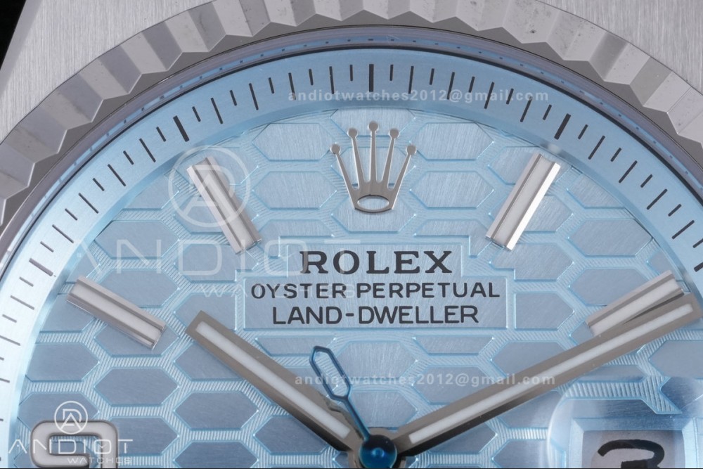 Land Dweller 127336 SS ESF Ice Blue Dial On SS Bracelet A7135 — photo 3