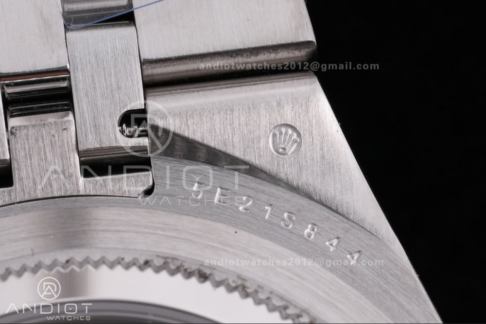 Land Dweller 127336 SS ESF Ice Blue Dial On SS Bracelet A7135 — photo 14