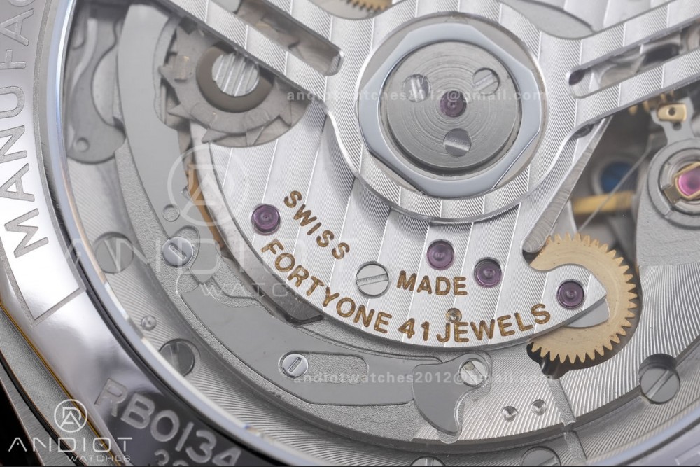 Super Chronomat B01 42MM RG/LE Black/Stk Dial BLF A7750 — photo 8