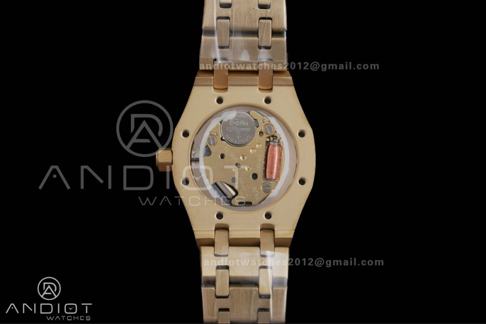 Royal Oak 23mm YG MF 1:1 Best Edition White Dial Diamond Bezel on YG Bracelet Quartz — photo 9