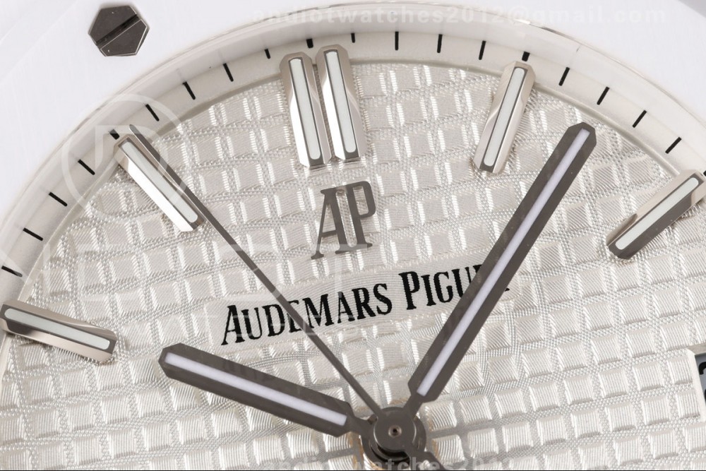 Royal Oak 41mm 15500 White Ceramic ZF White Dial on White Ceramic Bracelet SA4302 Super Clone (Free Sprung) — photo 4