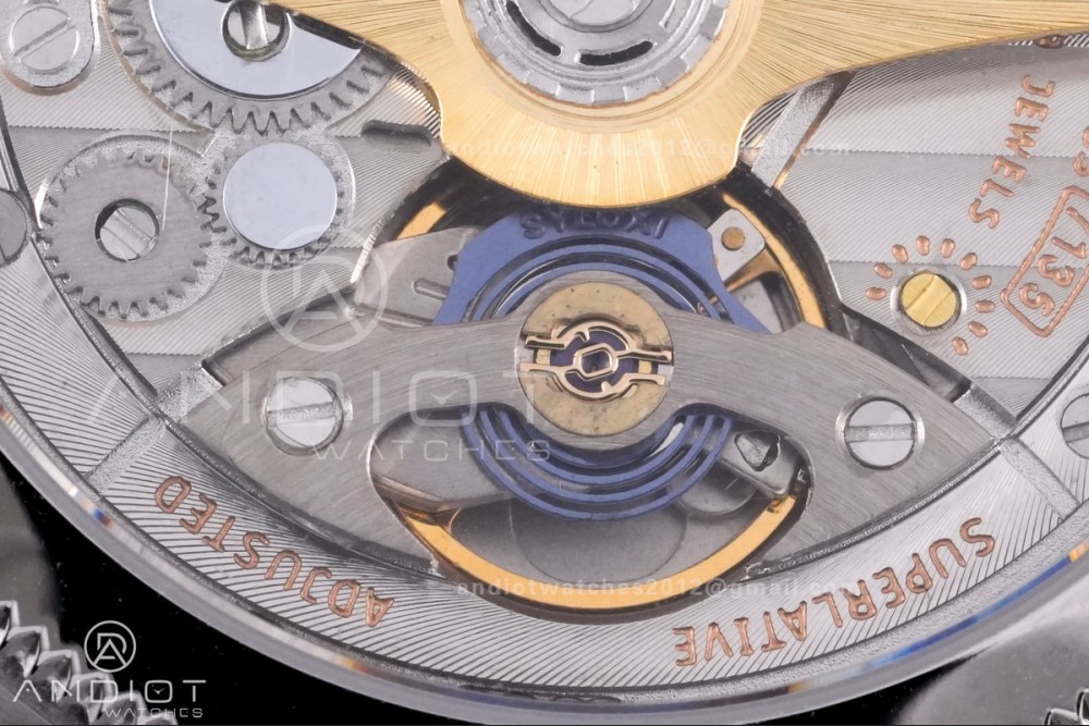 Land Dweller 127336 SS ESF Ice Blue Dial On SS Bracelet A7135 — photo 7