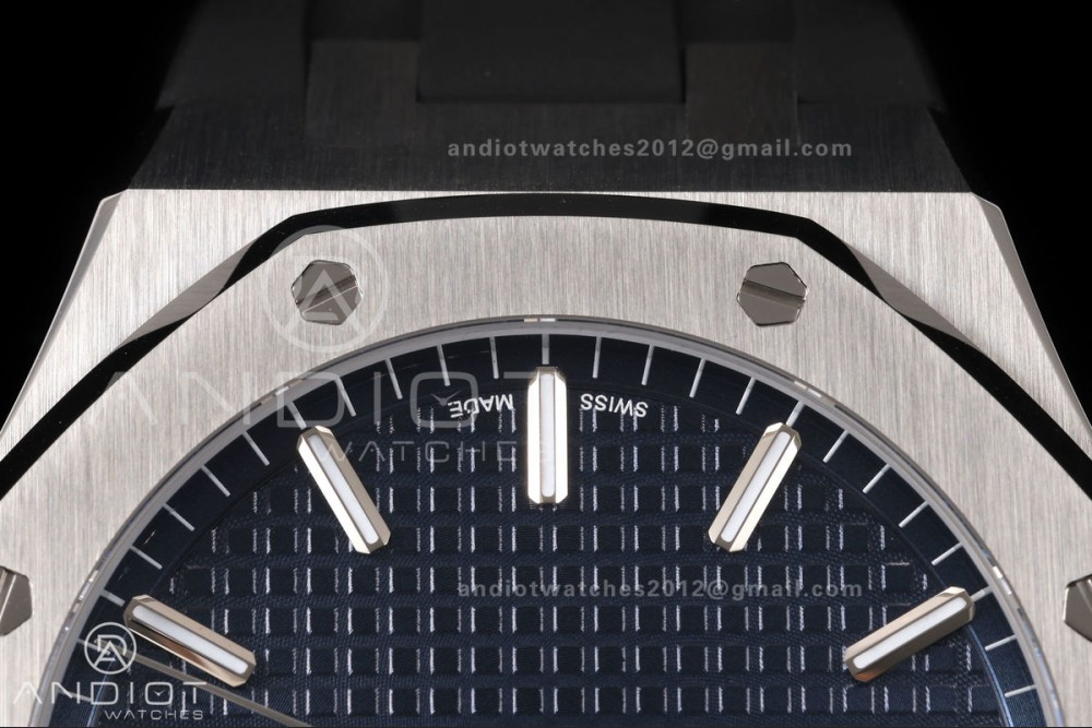 Royal Oak 15500 SS OCTA 1:1 Best Edition Blue Dial on Black Rubber Strap JH4302 Super Clone (Free Sprung) — photo 7