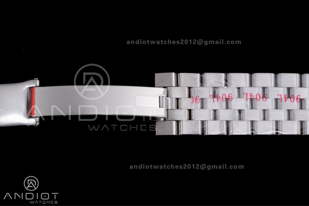 Land Dweller 127336 SS ESF Ice Blue Dial On SS Bracelet A7135 — photo 19